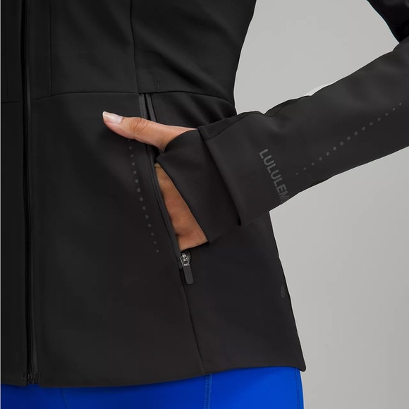 Lululemon Cross Chill Jacket RepelShell - Picture 3 of 4